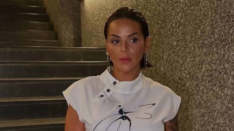 "Le lapsus révélateur" : Sarah Fraisou devient  la risée de la Toile après une nouvelle gaffe !