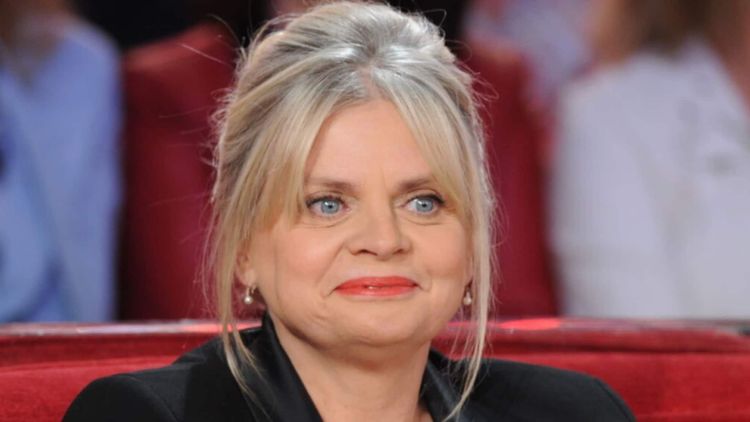 "La mort ou la tétraplégie" : Isabelle Nanty évoque ces deux signes du destin qu'elle a ignoré avant son accident !