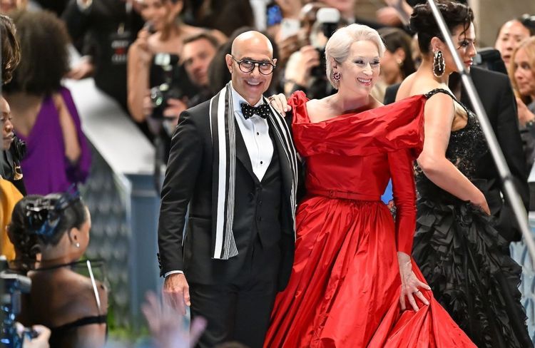 La robe rouge de Meryl Streep fait déjà le buzz sur le tournage du « Diable s’habille en Prada 2 »