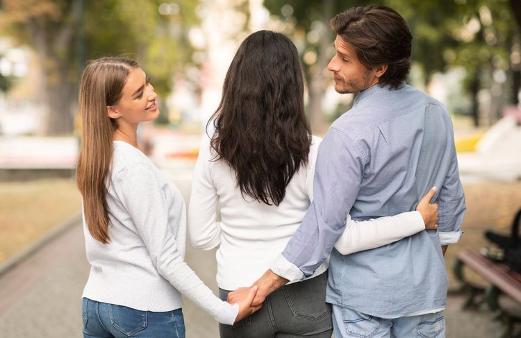 Elle tombe amoureuse du mec de sa meilleure amie : comment tout a dérapé