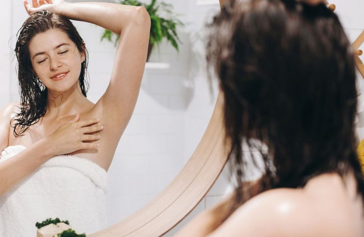 Ces solutions naturelles pour remplacer le déodorant classique