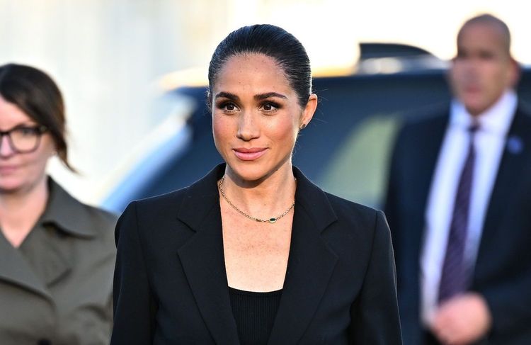 Meghan Markle dévoile une nouvelle photo en compagnie de sa fille Lilibet, sa « petite assistante »