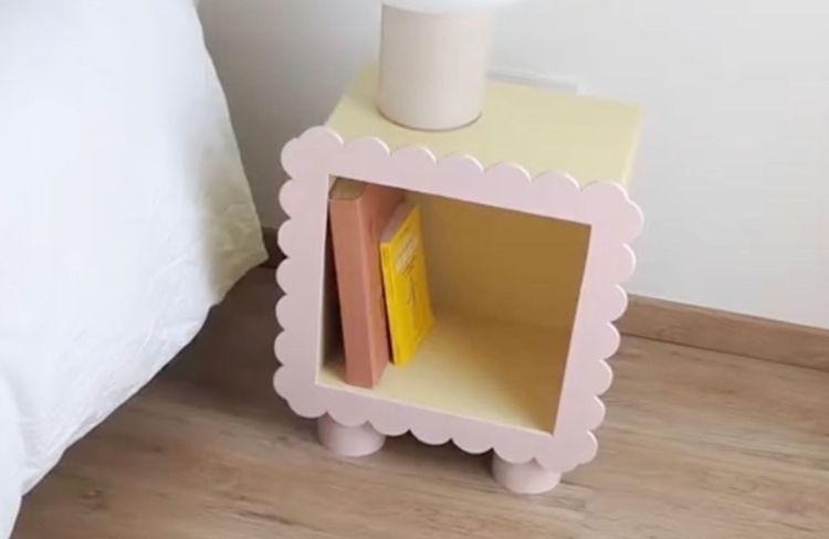 IKEA Hack : une table de chevet aux bords festonnés parfaite pour le printemps