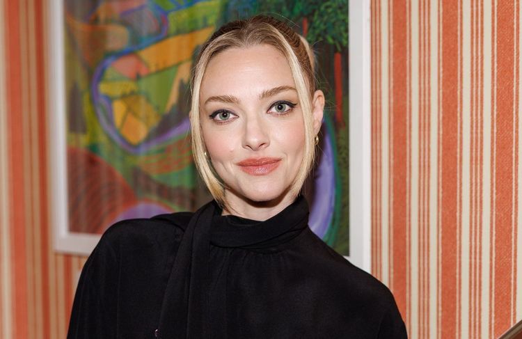 Ondulations et volume au max : Amanda Seyfried affiche sa chevelure au naturel à la Mostra de Venise