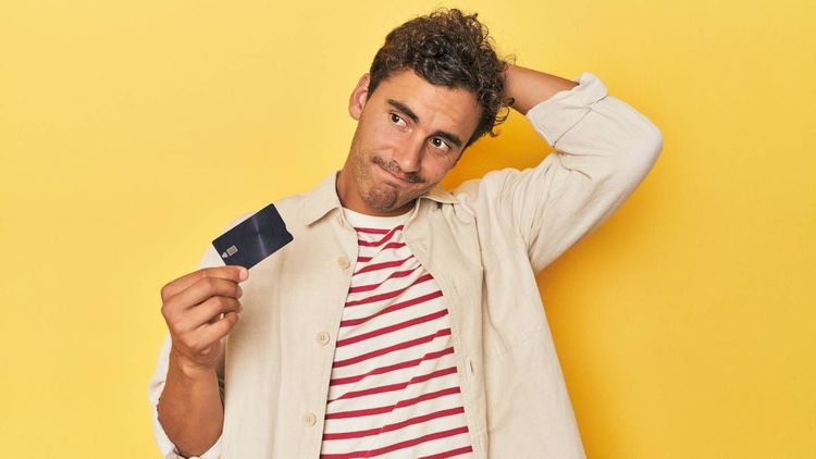 Carte bancaire : combien coûtent vos opérations à l'étranger ? Testez notre simulateur