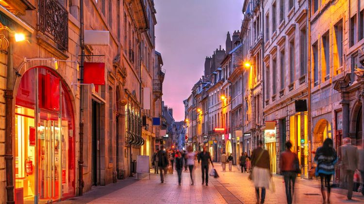 Immobilier à Besançon : découvrez les prix à l'achat et à la location en juillet