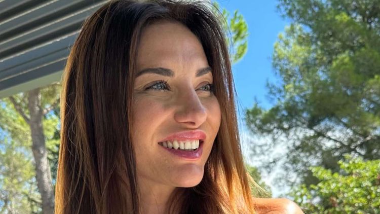 Ariane Brodier opérée après sa violente agression, elle dévoile le résultat en image et c'est impressionnant