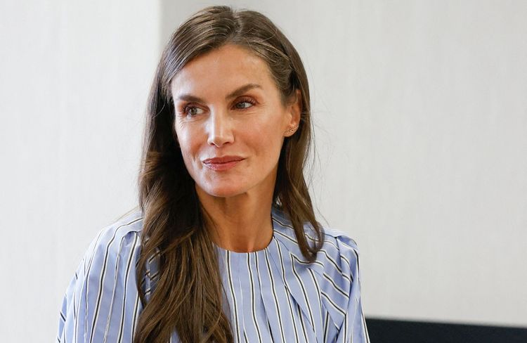 « Foxy eyes » : Letizia d’Espagne adopte un maquillage audacieux pour sublimer son regard
