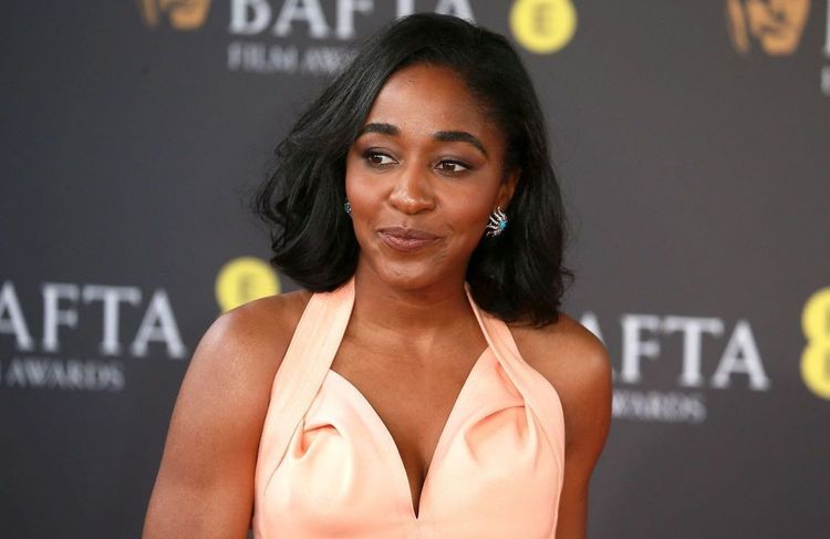 Pourquoi Ayo Edebiri, la star de « The Bear », traite Elon Musk de « fasciste » et « d’idiot » ?