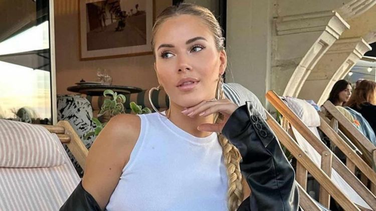 Cassandra Jullia : accusée de copier Adixia, elle pète un plomb !