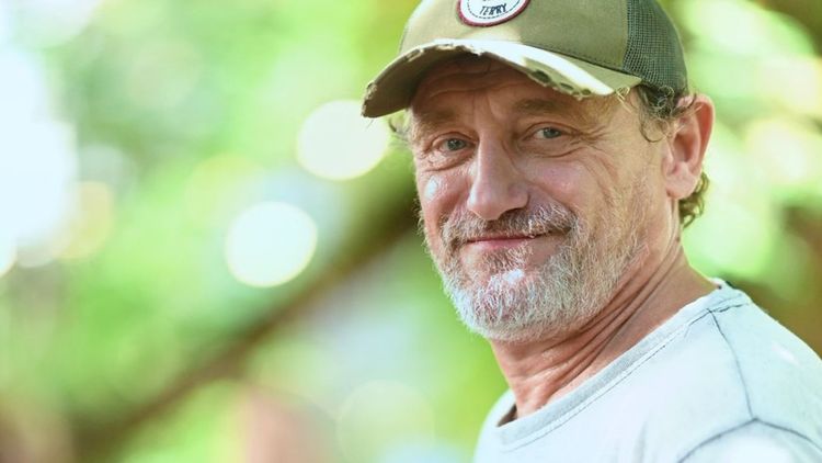 Jean-Paul Rouve : ses confidences terribles sur le harcèlement qu’il a connu, adolescent
