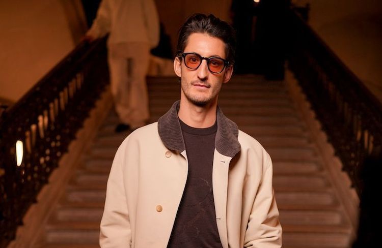 « Je les emmène quand je pars loin » : Pierre Niney fait de rares confidences sur ses filles
