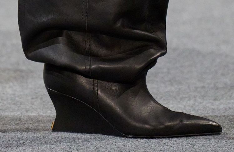Talons inversés : le retour surprenant de ces chaussures iconiques des années 2000