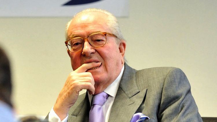 Jean-Marie Le Pen émoustillé par Nabilla : "Elle a de beaux...", d’origine franco-suisse-algérienne, elle lui a fait tourner la tête