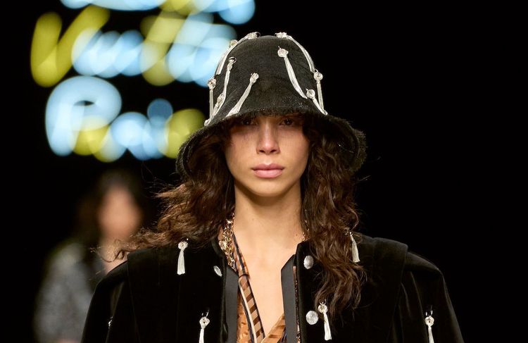 Le chapeau cloche, pièce iconique des années 20, revient en force