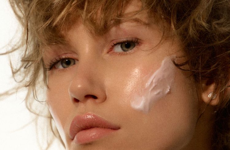 Booster, hydrater, protéger : les réflexes pour un glow irrésistible cet été