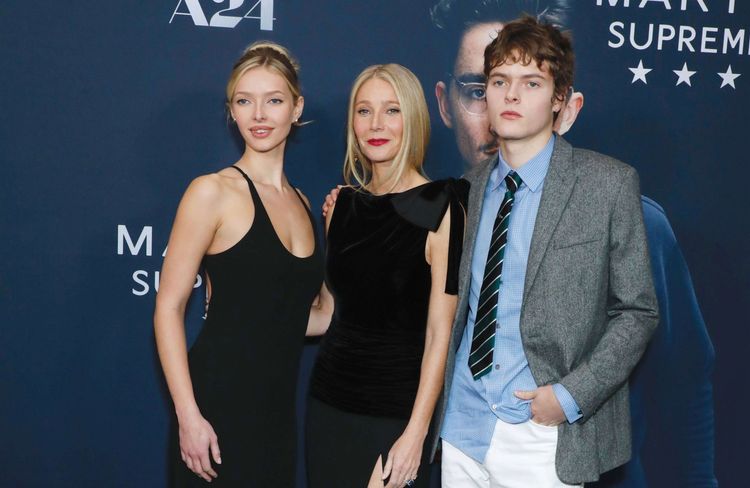 Digne fille de sa mère, Apple Martins reproduit l’un des looks iconiques de Gwyneth Paltrow 30 ans plus tard