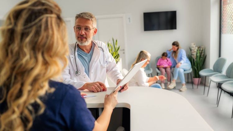 Santé : « J'ai une ALD, devrais-je prendre une mutuelle uniquement pour le forfait hospitalier ? »