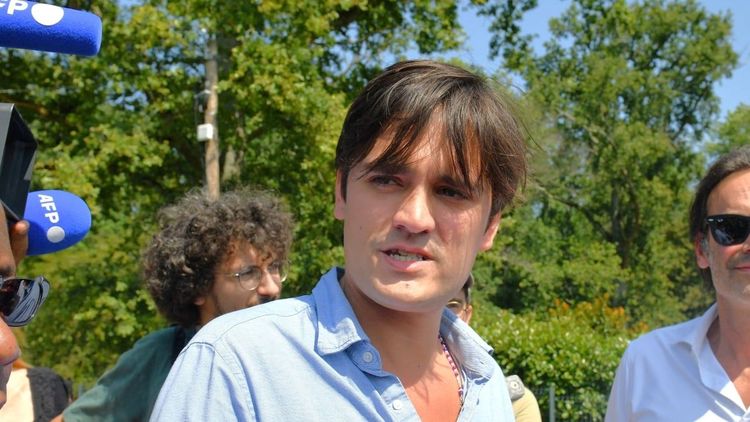 Alain Delon : son fils fait une macabre découverte dans son congélateur, "mais c'est Netflix, mec !"