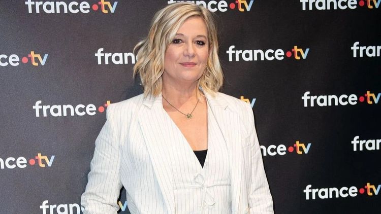 Victime de body shaming, Flavie Flament (51 ans) répond et pose entièrement nue sur Instagram, "des fesses rebondies"