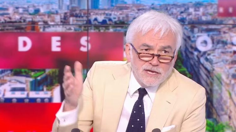 "J'ai pensé à une fake news" : Pascal Praud estomaqué par cette récente polémique