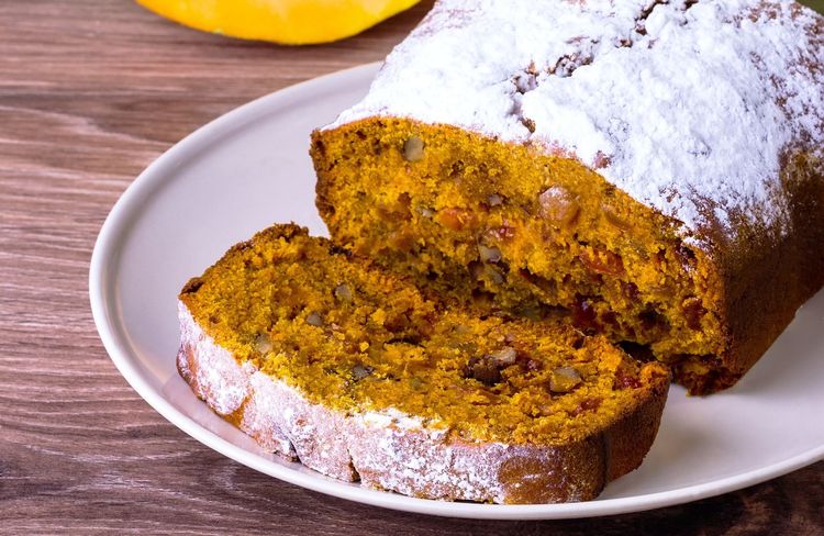 C’est l’automne ! Testez dès maintenant cette recette de gâteau à la citrouille façon pumpkin spice
