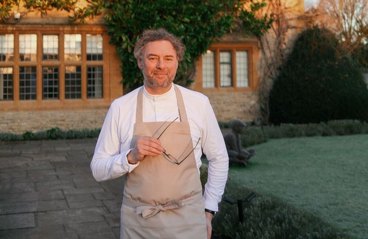 Arnaud Donckele, le chef star reprend les rênes du Manoir aux Quat'Saisons en Angleterre