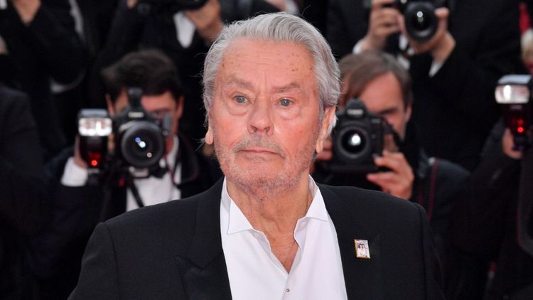 Obsèques d'Alain Delon : Hiromi Rollin « dévastée » à cause des enfants de l'acteur