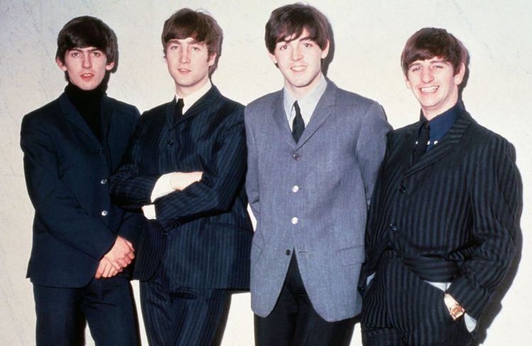 Ce chanteur britannique vient de détrôner les légendaires Beatles dans les charts