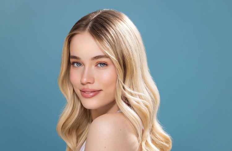 Spring balayage : la technique à l’effet ensoleillé qui sublime toutes les chevelures