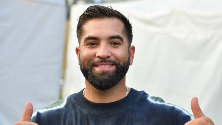 "Des kilos de weed" : Vianney raconte son trip hallucinant avec Kendji Girac en Jamaïque