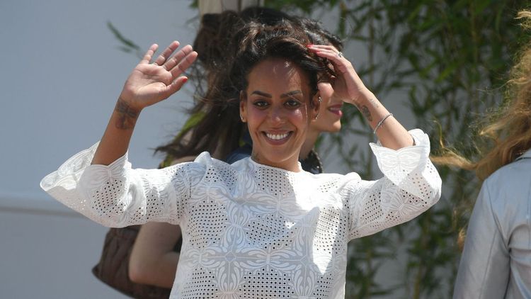 Amel Bent bouleversée par son départ de The Voice Kids : “Je pleurais dans les bras de Jenifer”