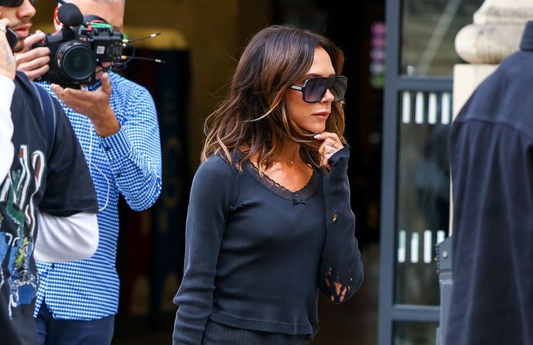 Victoria Beckham succombe aux escarpins les plus élégants de l’automne