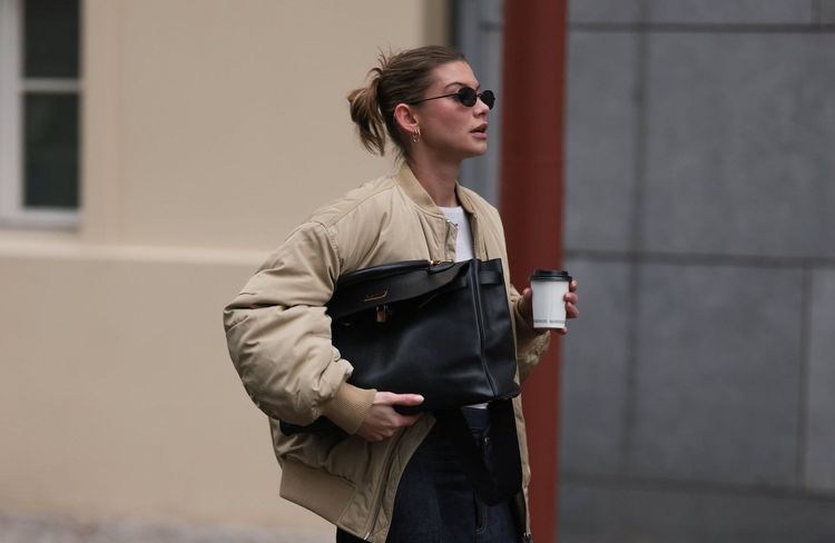 « Medecine bag » : la tendance sac chic et minimaliste de 2025
