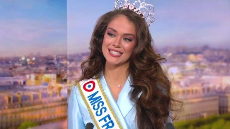 Hanaupoko Devèze cash sur la polémique des Miss destituées : “Elles se sont excusées”