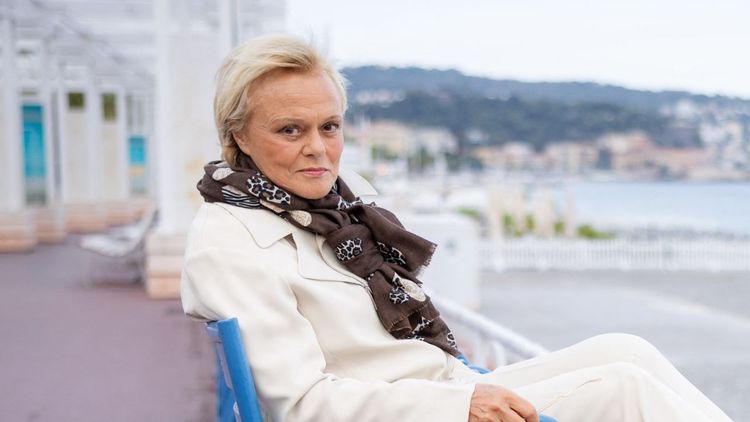 "J’étais une flaque par terre” : Muriel Robin revient enfin sur le malaise LOL et dit tout