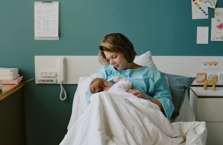 Maternité : le nombre alarmant de femmes ayant reçu des soins irrespectueux en France