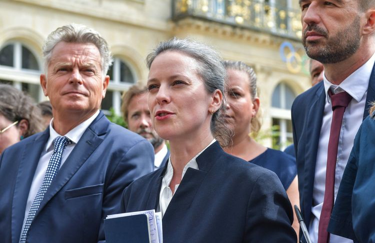 Gouvernement : Lucie Castets « prête » à « aller construire des coalitions »