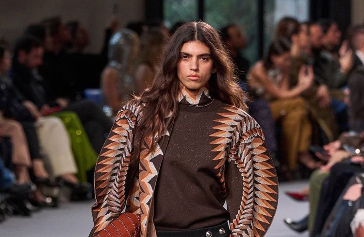ELLE Debriefe - Fashion Week Jour 3 : L’interminable buzz Chloé