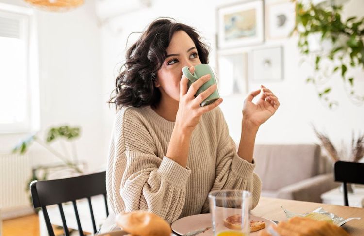 Les vitamines à ne jamais prendre avec son café selon les experts