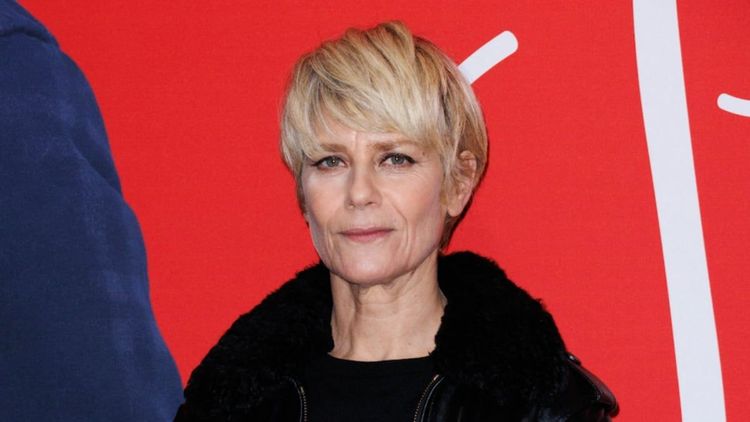"Ça me fait chier..." : Marina Foïs dézingue Philippe Lacheau et Tarek Boudali