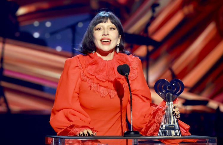 Lady Gaga annonce qu’elle va « bientôt » se marier avec Michael Polansky