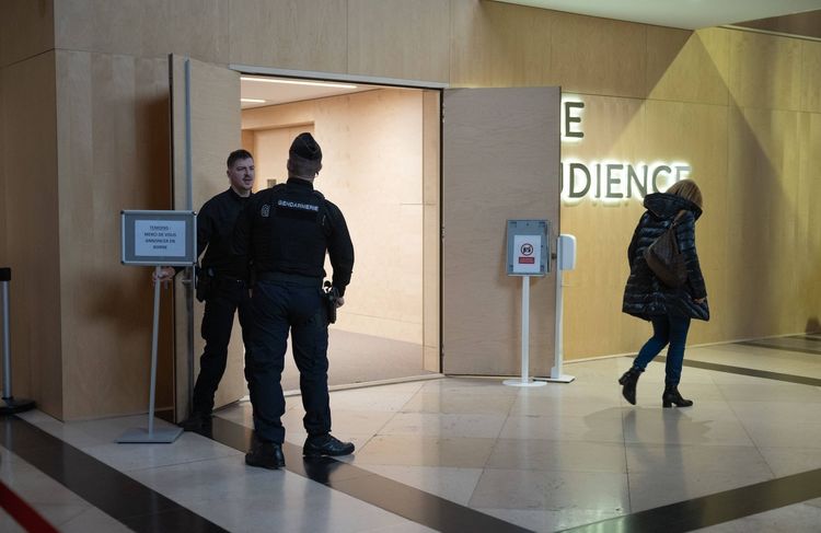 Les excuses tardives de la collégienne au procès Samuel Paty : « J'ai détruit votre vie »