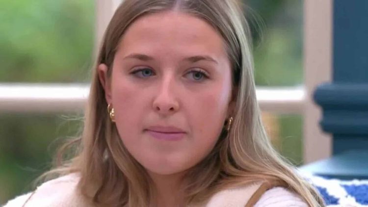 "Je me suis beaucoup fait insulter" : Héléna (Star Academy) revient sur sa relation amoureuse toxique quand elle était ado