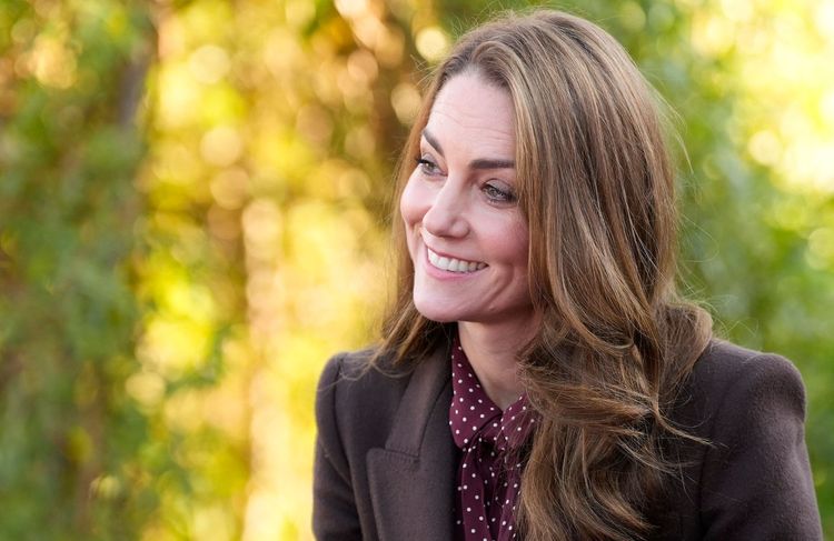Kate Middleton mise sur la couleur de manteau tendance de l'automne