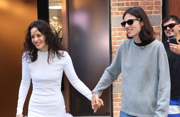 Rosalía et Loli Bahia font du « swag gap » la tendance couple du moment