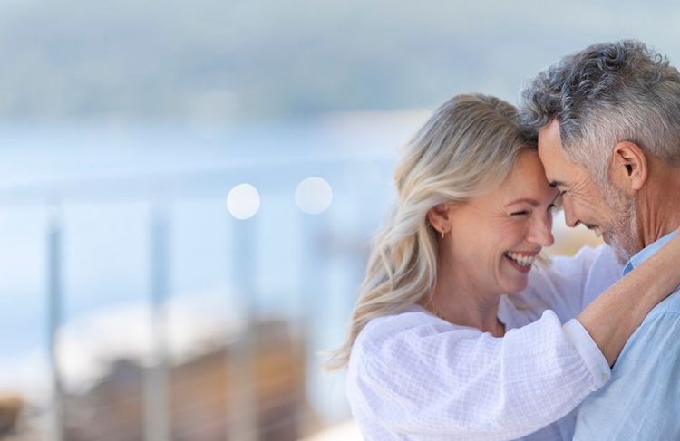 Passion, complicité, partage : pourquoi les attentes en matière d’amour changent à 50 ans