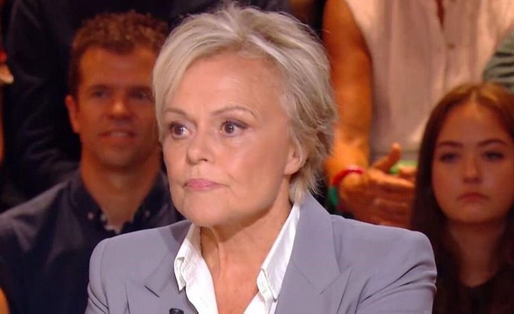 Muriel Robin fait une triste confidence : «J’ai plongé...