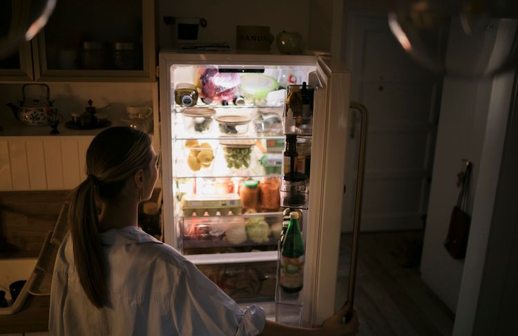 Voici la pire heure pour dîner (pour votre corps et votre humeur)