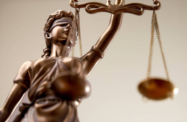 Un ex-policier de la brigade des mineurs condamné à quinze ans de prison pour le viol de deux enfants
